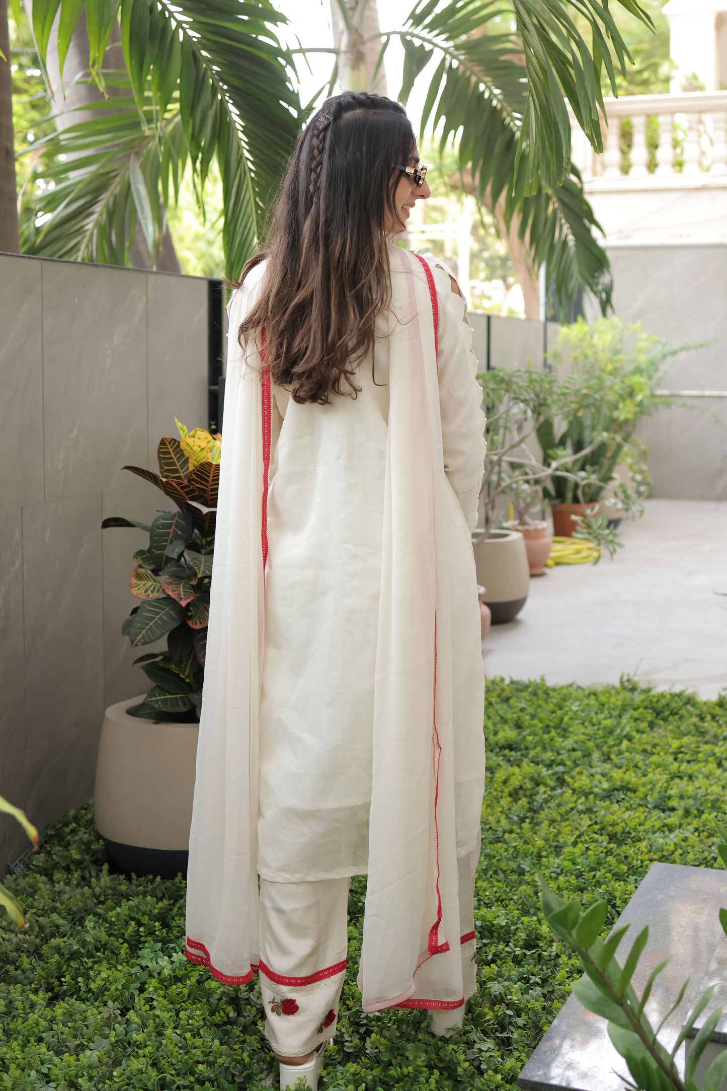 Monochrome Chanderi Suit Set with Red Rose Embroidery
